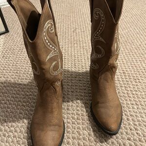 Women’s Size 8.5M American Rag Cowboy Boots